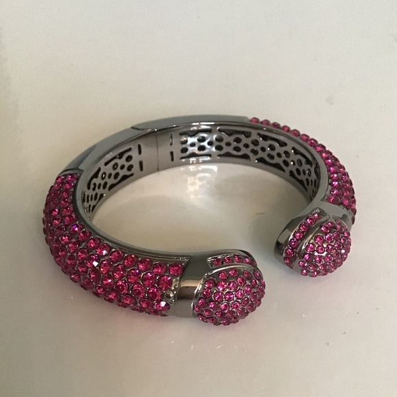 Fabulous Joan Boyce fuchsia pink pave hinged cuff bracelet size S/M - Picture 5 of 9